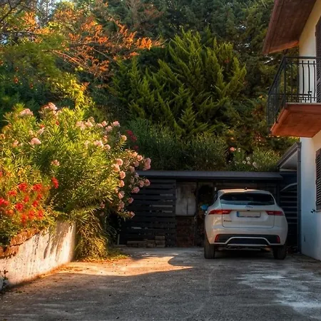 Villa Sarkeep Luogosano